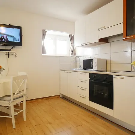 Mary's Place Apartment